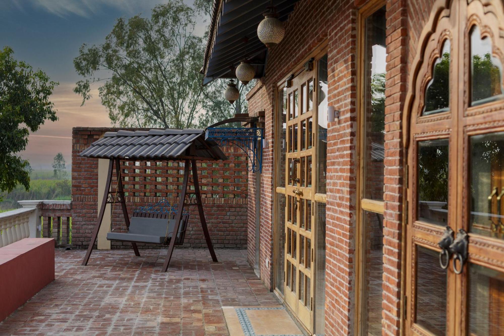 Hotel Namaste Dwaar - The Gateway To Rural India Khatauli Exterior foto